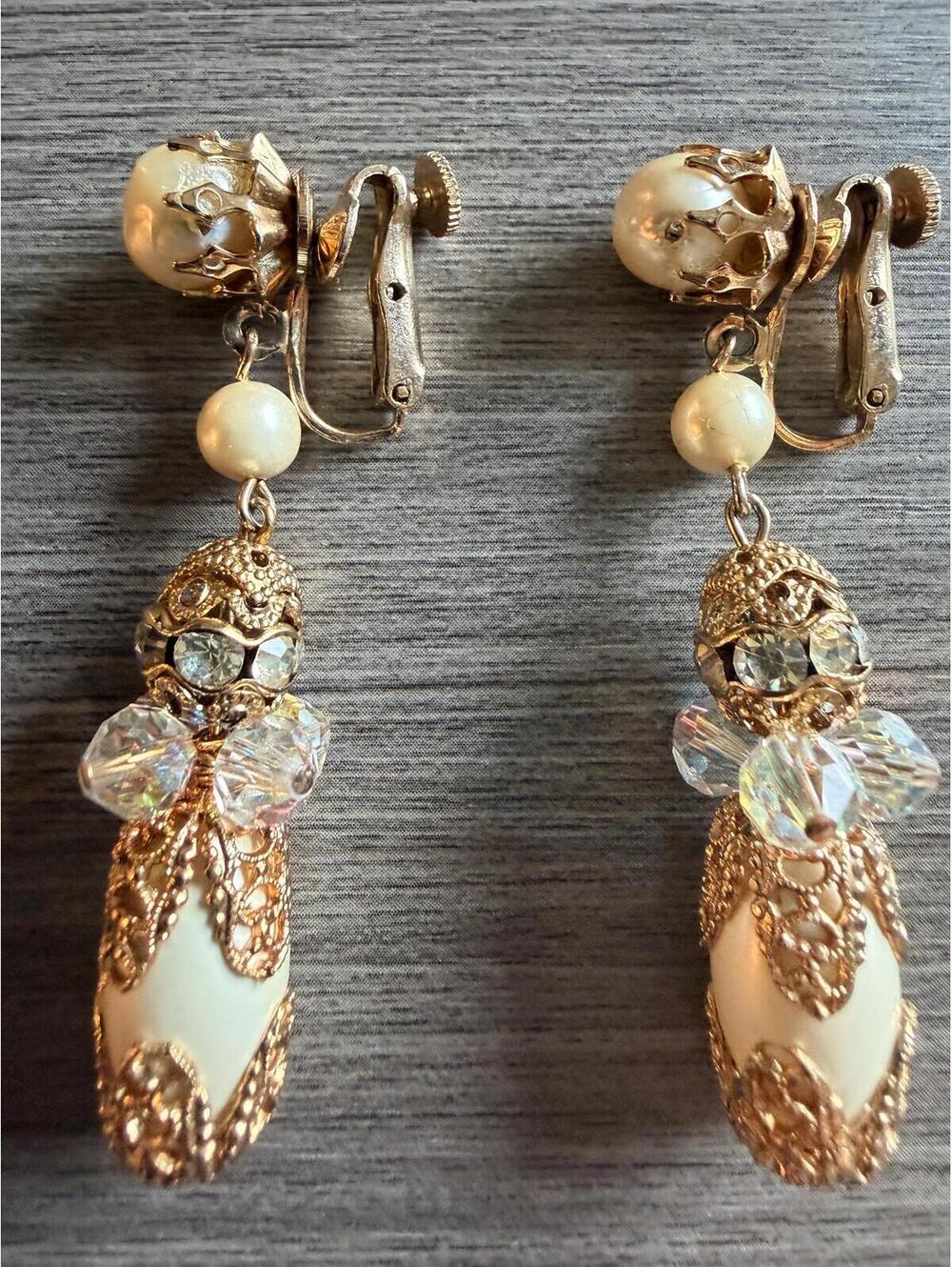 Vintage Vendome clip on earrings